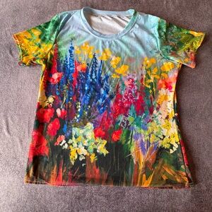 Bundle of 4 women's v-neck tees.